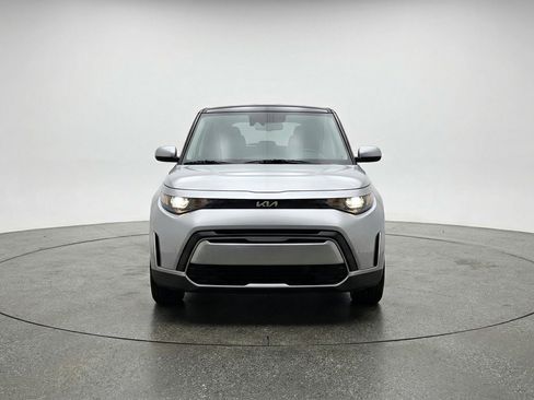 Used 2025 Kia Soul LX w/ LX Technology Package image 2