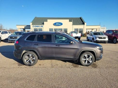 Used 2019 Jeep Cherokee Limited w/ Luxury Group image 19