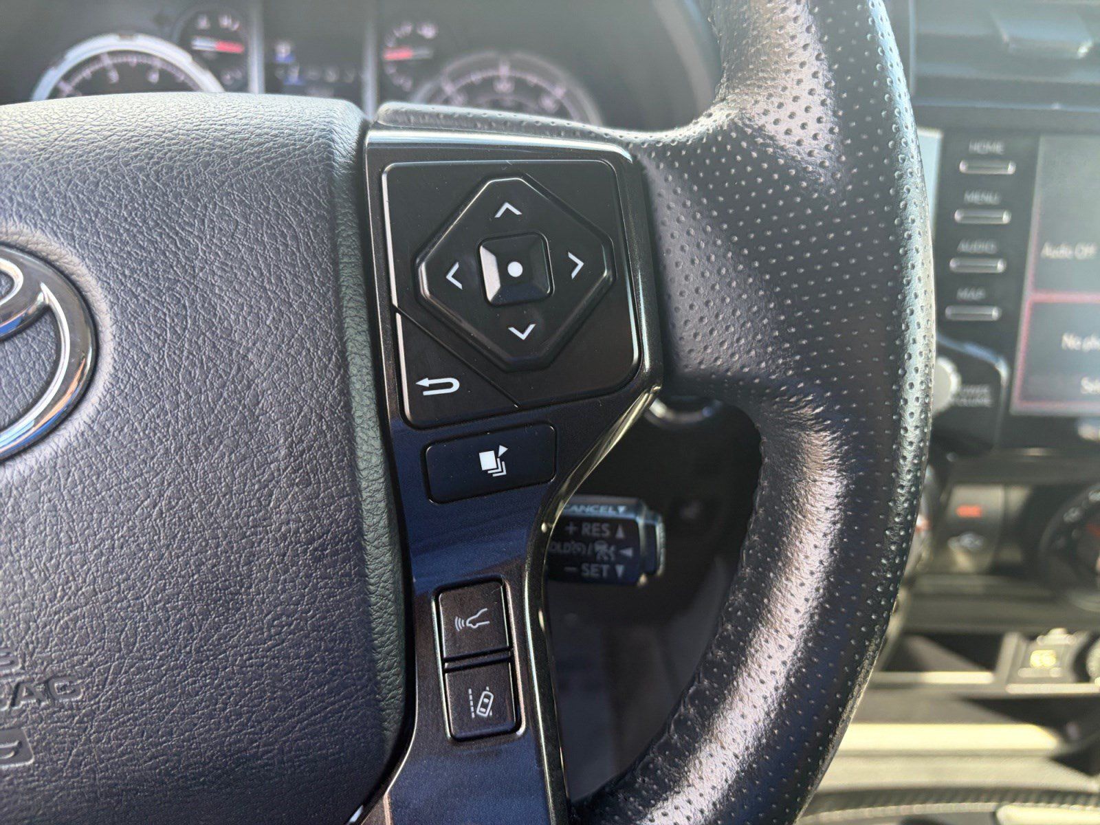 Used 2023 Toyota 4Runner TRD Off-Road Premium AWD/4WD image 15