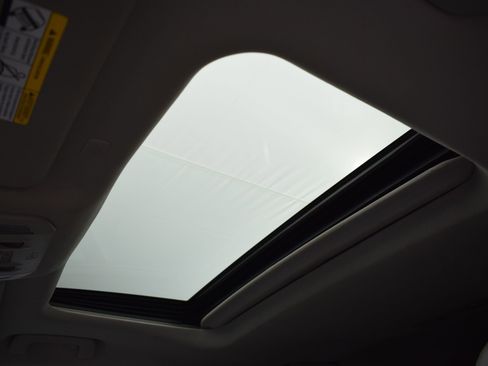 Used 2022 Toyota Highlander XLE image 21