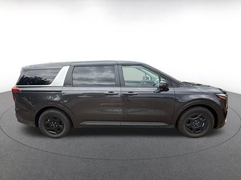 Used 2026 Kia Carnival FWD image 5