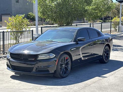Used 2020 Dodge Charger SXT w/ Blacktop Package RWD image 4