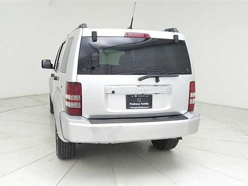 Used 2011 Jeep Liberty 70th Anniversary image 6