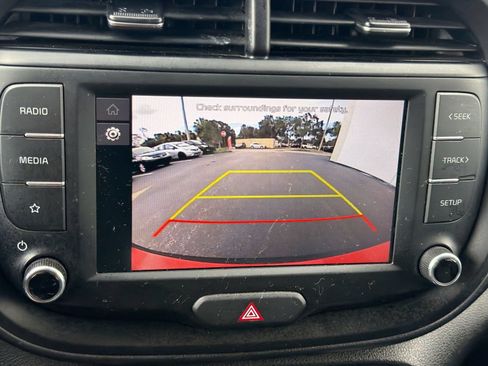 Used 2025 Kia Soul LX w/ LX Technology Package FWD image 20