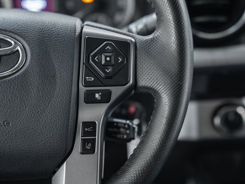 Used 2020 Toyota Tacoma SR5 image 33