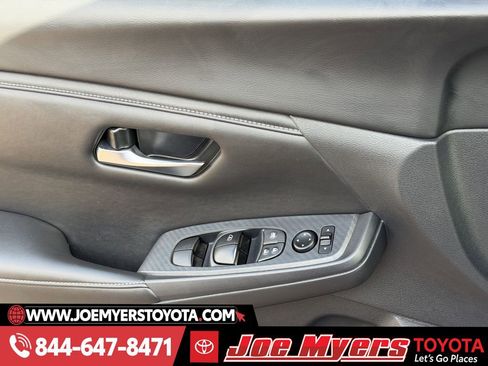 Used 2025 Nissan Sentra SV image 26