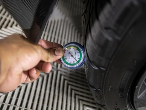 Used 2018 Nissan 370Z Touring image 48