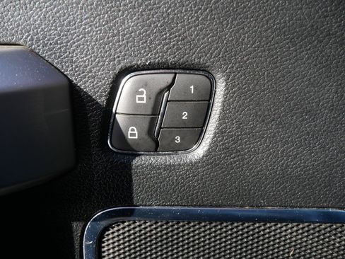 Used 2019 Ford F350 Lariat image 27