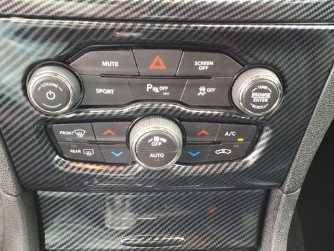 Used 2021 Chrysler 300 S w/ S Model Appearance Package AWD/4WD image 8
