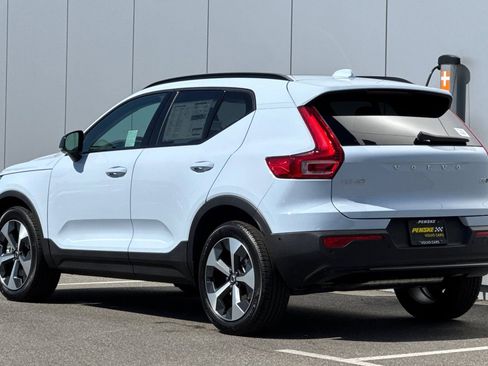 New 2026 Volvo XC40 B5 Plus w/ Protection Package Premier AWD/4WD image 3
