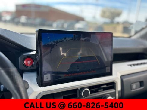 Used 2024 Toyota Tacoma TRD Off-Road image 17