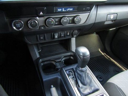 Used 2023 Toyota Tacoma TRD Off-Road image 21