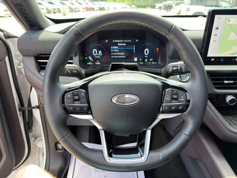Used 2025 Ford Explorer Platinum w/ Ultimate Package AWD/4WD image 46