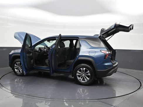 Used 2025 Chevrolet Equinox LT w/ Safety and Technology Package FWD image 41