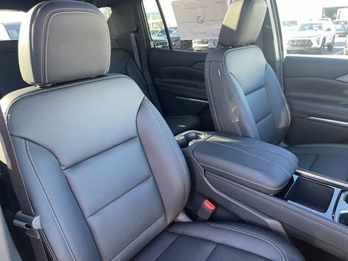 New 2026 Chevrolet Traverse LT w/ Sun and Wheel Package image 12