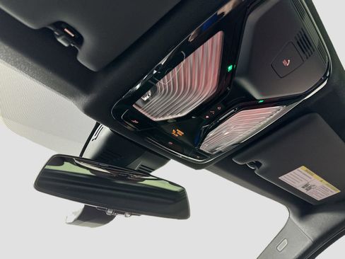 New 2026 BMW 330i Sedan w/ M Sport Package image 20