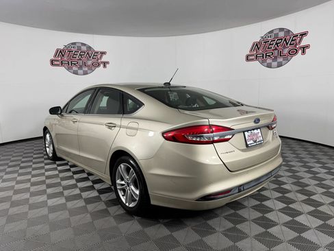 Used 2018 Ford Fusion SE FWD image 5