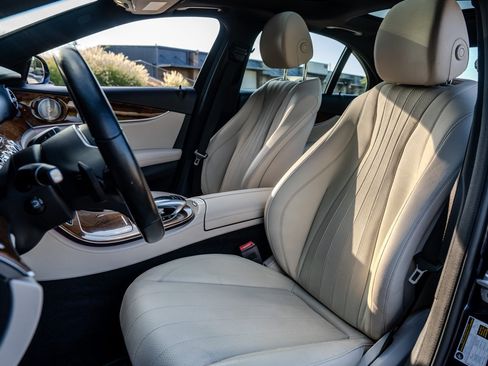 Used 2019 Mercedes-Benz E 300 4MATIC w/ Driver Assistance Package image 27
