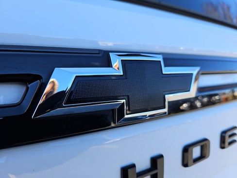 Used 2024 Chevrolet Tahoe Z71 w/ Luxury Package image 27