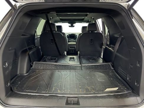 Used 2023 Chevrolet Traverse High Country AWD/4WD image 12