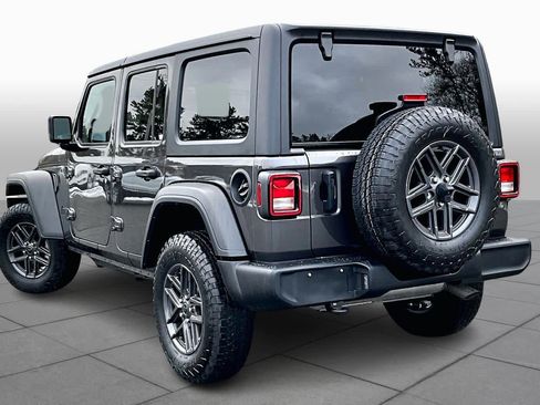 Used 2024 Jeep Wrangler Sport S image 12