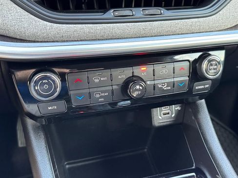 Used 2022 Jeep Compass Latitude w/ Convenience Group image 24