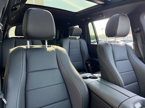 Used 2025 Mercedes-Benz GLS 450 4MATIC w/ AMG Line Exterior image 28