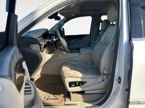 Used 2020 Cadillac Escalade ESV Luxury image 22