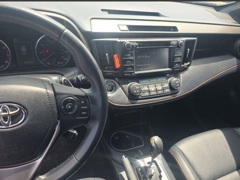Used 2016 Toyota RAV4 SE image 24