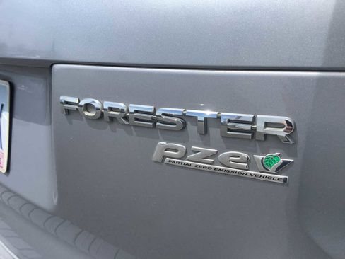 Used 2016 Subaru Forester 2.5i Premium AWD/4WD image 6