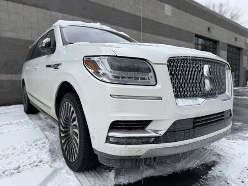 Used 2020 Lincoln Navigator L Black Label w/ Cargo Convenience Package image 4