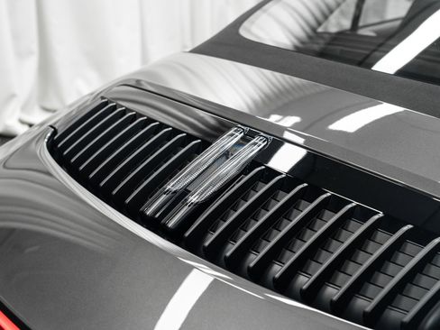 Used 2023 Porsche 911 Cabriolet image 34