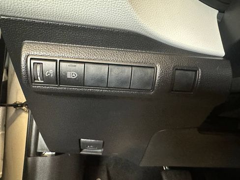 Used 2020 Toyota Corolla SE FWD image 18