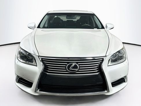Used 2014 Lexus LS 460 w/ Comfort Package RWD image 2