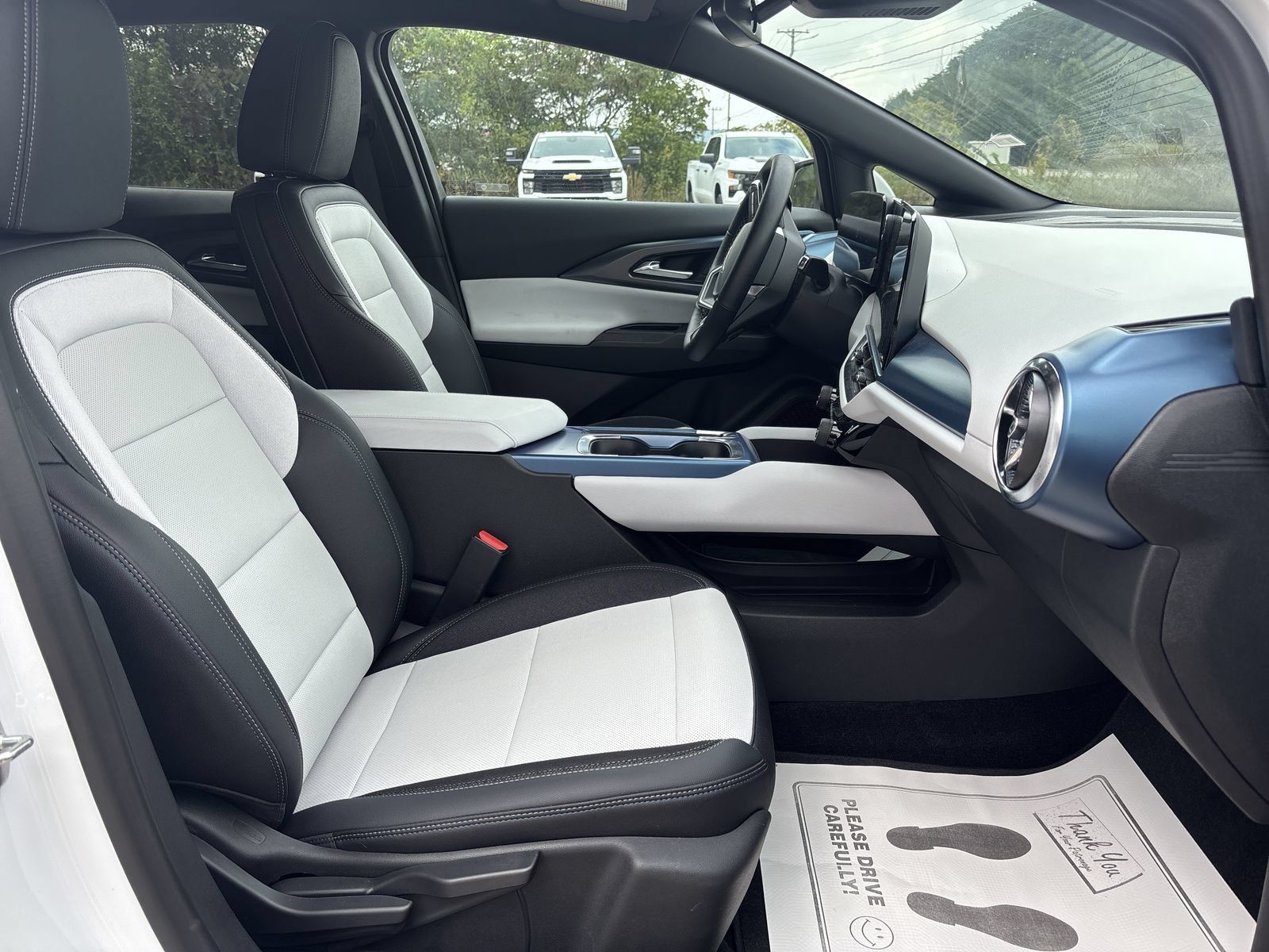 Used 2024 Chevrolet Equinox EV LT AWD/4WD image 26