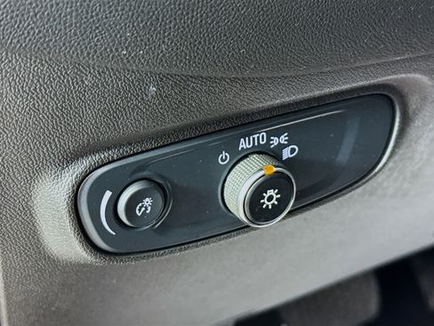 Used 2024 Chevrolet Equinox LT image 9