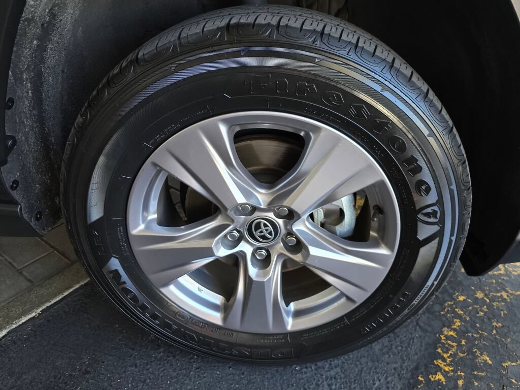 Used 2024 Toyota RAV4 XLE w/ Convenience Package AWD/4WD image 9