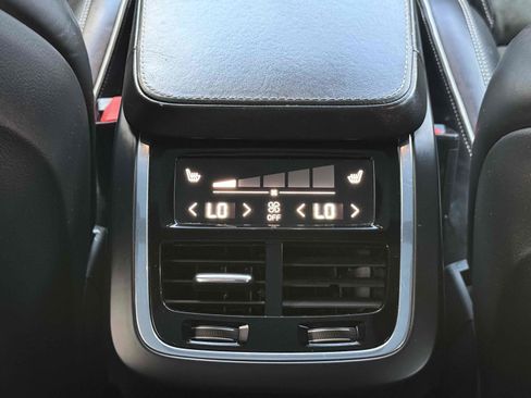 Used 2016 Volvo XC90 T6 R-Design w/ Vision Package image 39