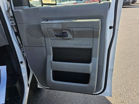 Used 2014 Ford E-250 and Econoline 250 w/ Commercial Cargo Van Package image 30