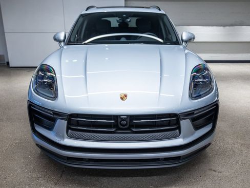 Certified 2026 Porsche Macan AWD/4WD image 10
