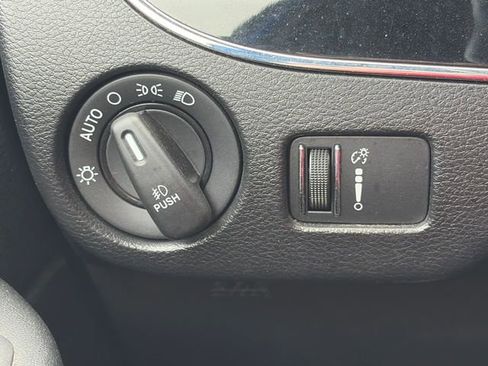 Used 2019 Dodge Grand Caravan SE image 49