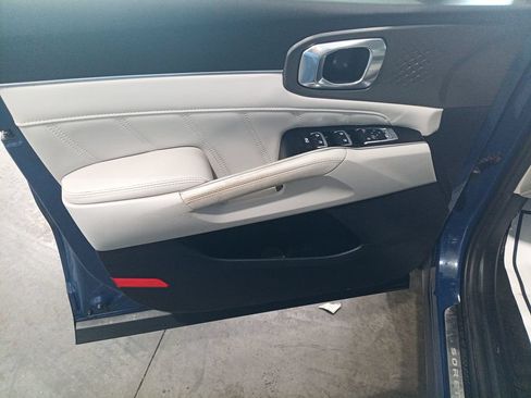 Used 2025 Kia Sorento SX FWD image 14