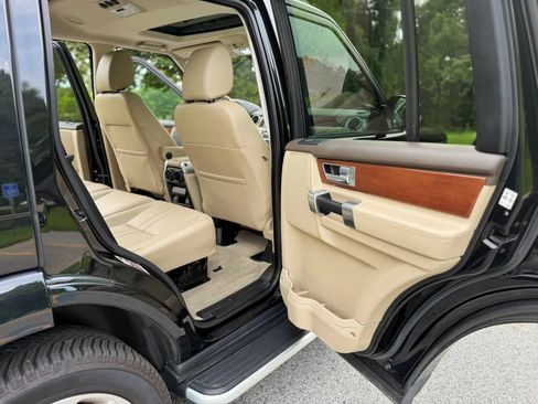 Used 2016 Land Rover LR4 HSE Silver Edition AWD/4WD image 43