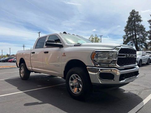 Used 2022 RAM 2500 Tradesman w/ Chrome Appearance Group AWD/4WD image 7