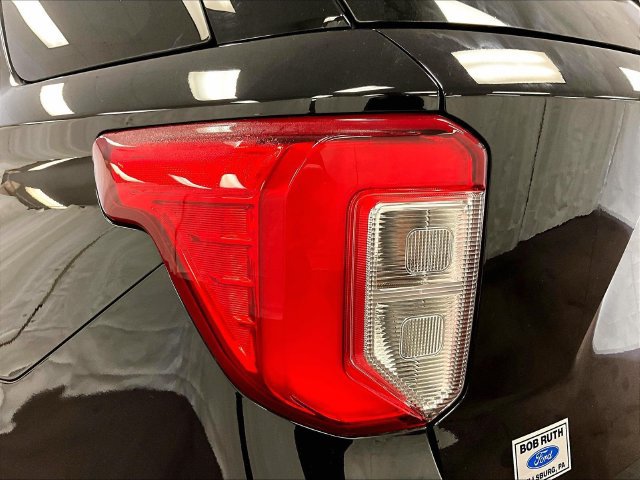 Used 2023 Ford Explorer XLT w/ Equipment Group 202A AWD/4WD image 28