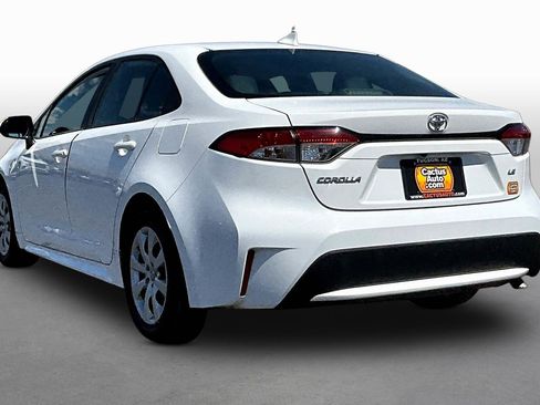 Used 2022 Toyota Corolla LE image 11