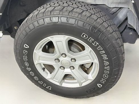 Used 2022 Jeep Wrangler Unlimited Sport image 30