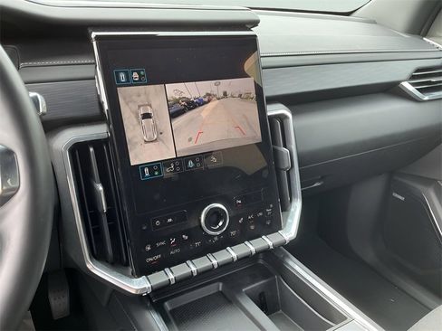 Used 2025 GMC Acadia Elevation image 36