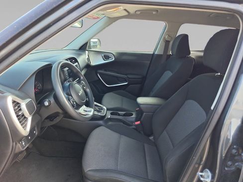 Used 2022 Kia Soul LX FWD image 11