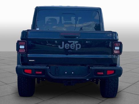 Used 2025 Jeep Gladiator Rubicon w/ Convenience Group AWD/4WD image 5